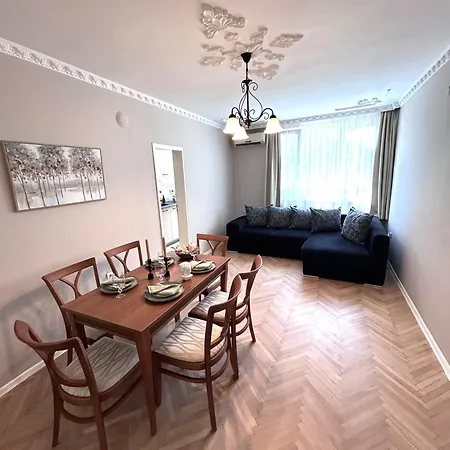 Sea Siren 1bd Near Sea Garden By Apartmax Апартамент