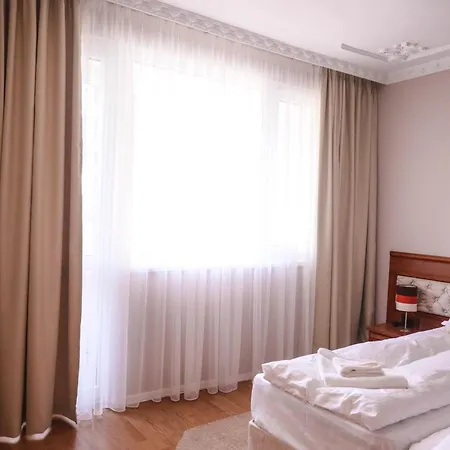 Апартамент Sea Siren 1bd Near Sea Garden By Apartmax