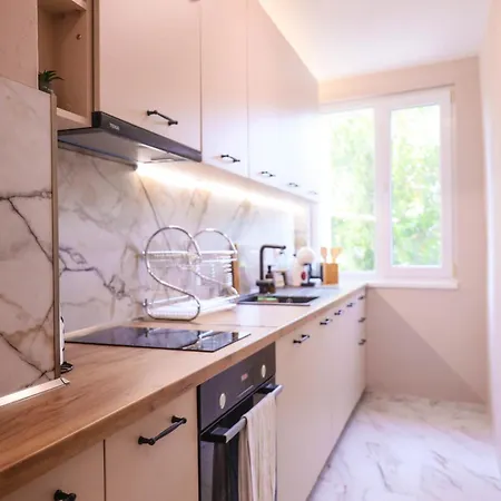 Sea Siren 1bd Near Sea Garden By Apartmax *