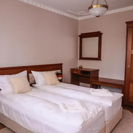 Sea Siren 1bd - Near Sea Garden, Free Garage&ev Friendly