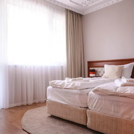 Sea Siren 1bd - Near Sea Garden, Free Garage & Ev Friendly Апартаменти